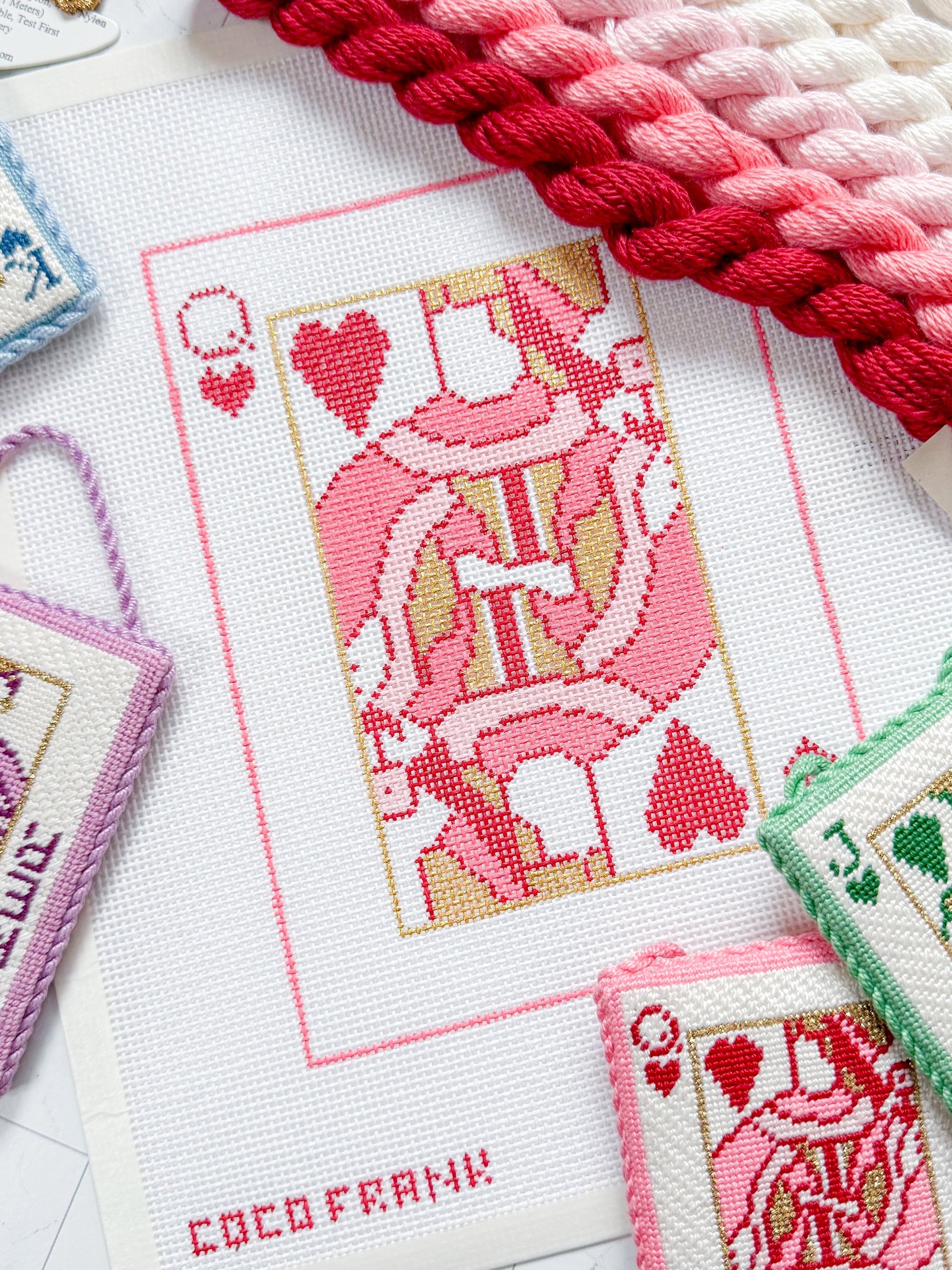 Mini Stitch Guide: Queen of Hearts (Large, 13 mesh)